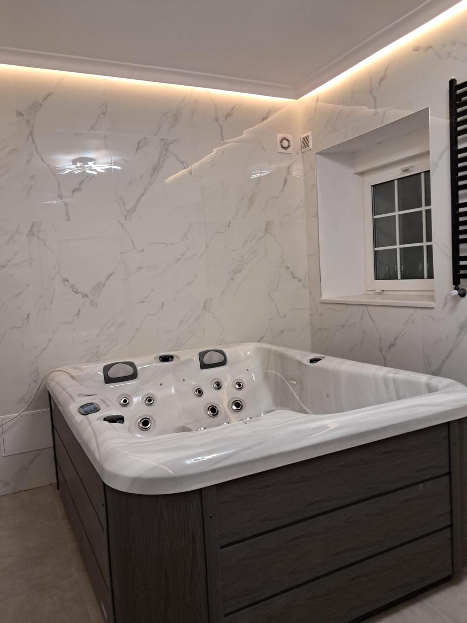 Szwajcarka Willa Z Sauna I Jacuzzi Kudowa-Zdrój Esterno foto