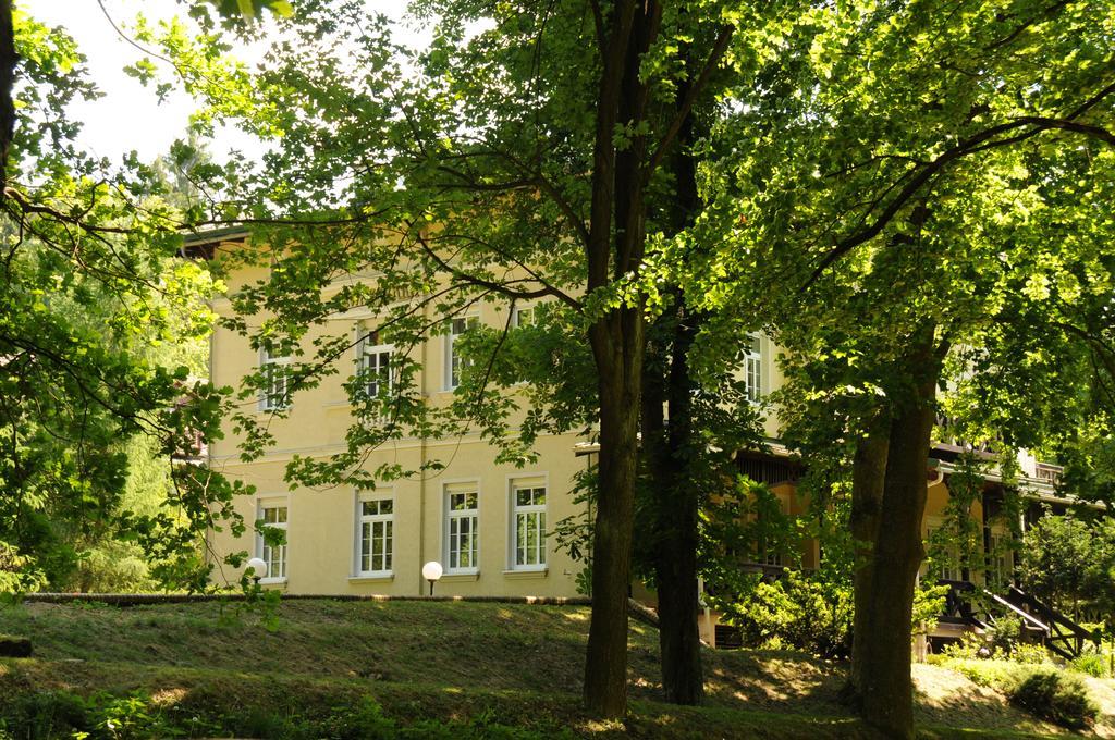 Szwajcarka Willa Z Sauna I Jacuzzi Kudowa-Zdrój Esterno foto